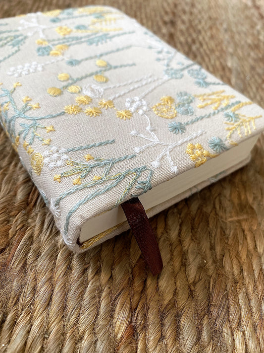 Libreta De Género Floral Beige